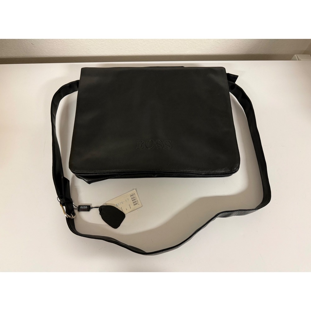 Hugo Boss Black Leather Messenger Bag Laptop Briefcase NWT Flaw Lining